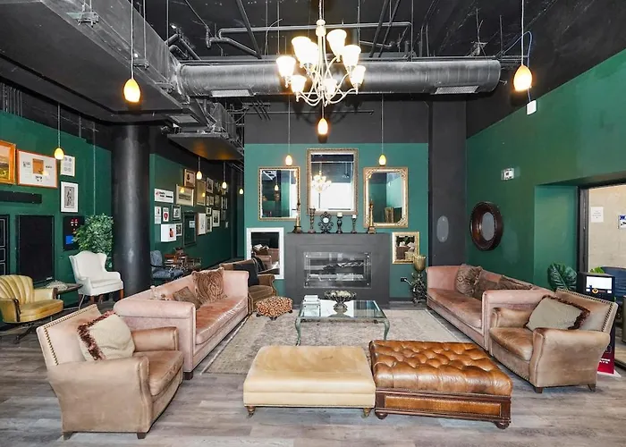 Mccormick Place Spacious 3br Family Heaven With Optional Parking Sleeps 10 Guests Near Soldier Field And Field Museum