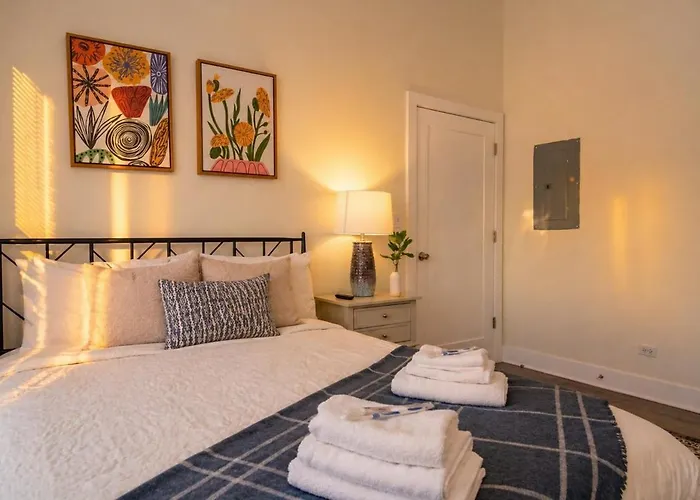 Apartamento Mccormick Place Spacious 3br Family Heaven With Optional Parking Sleeps 10 Guests Near Soldier Field And Field Museum Chicago