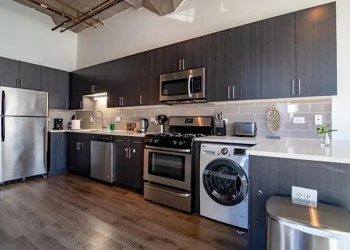 Mccormick Place Spacious 3br Family Heaven With Optional Parking Sleeps 10 Guests Near Soldier Field And Field Museum *